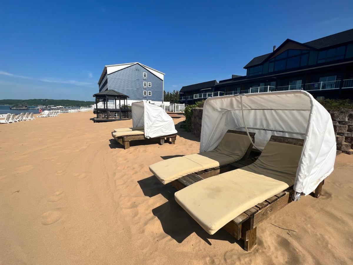 The Beach Haus - Traverse City Bagian luar foto