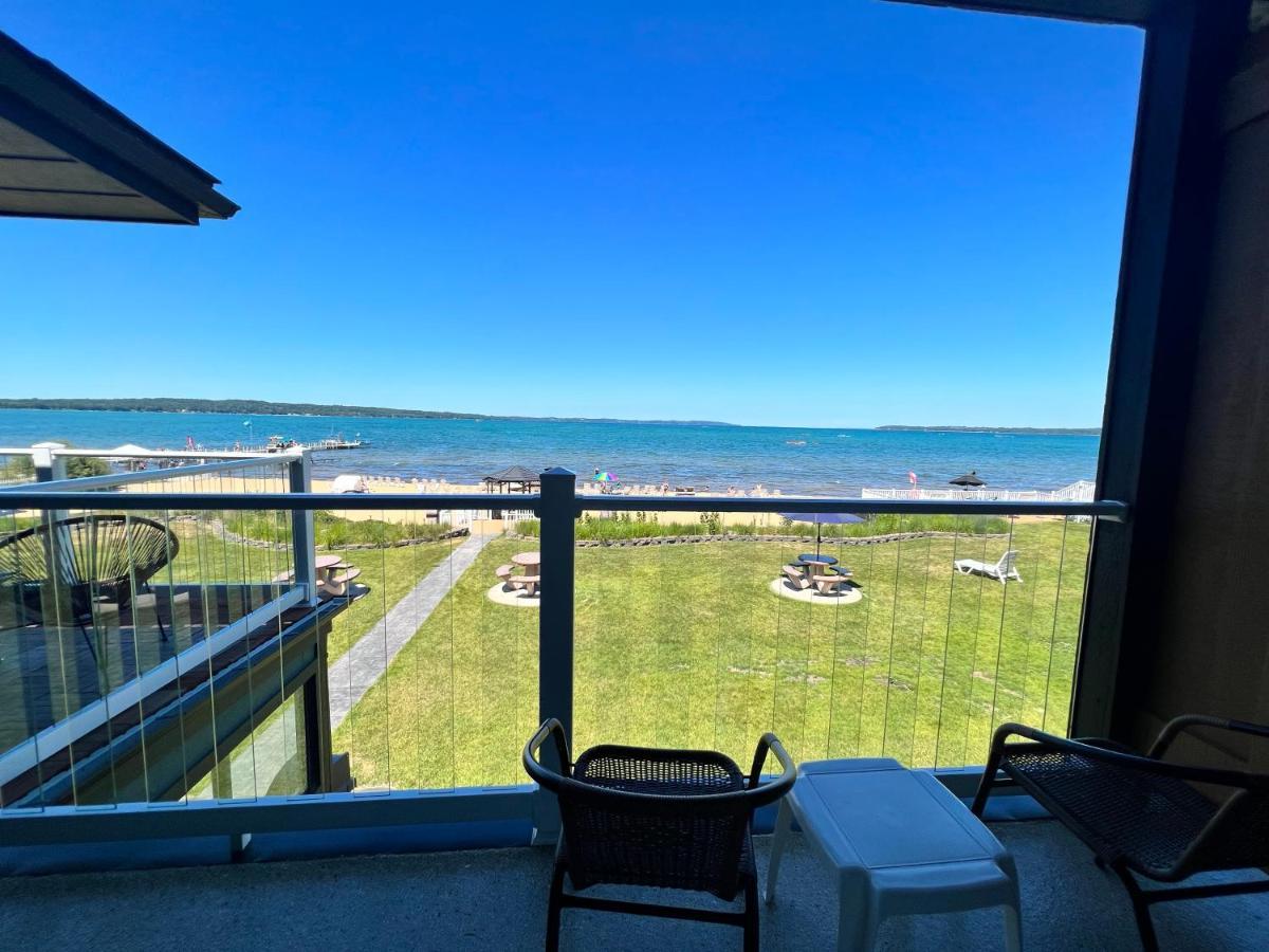 The Beach Haus - Traverse City Bagian luar foto