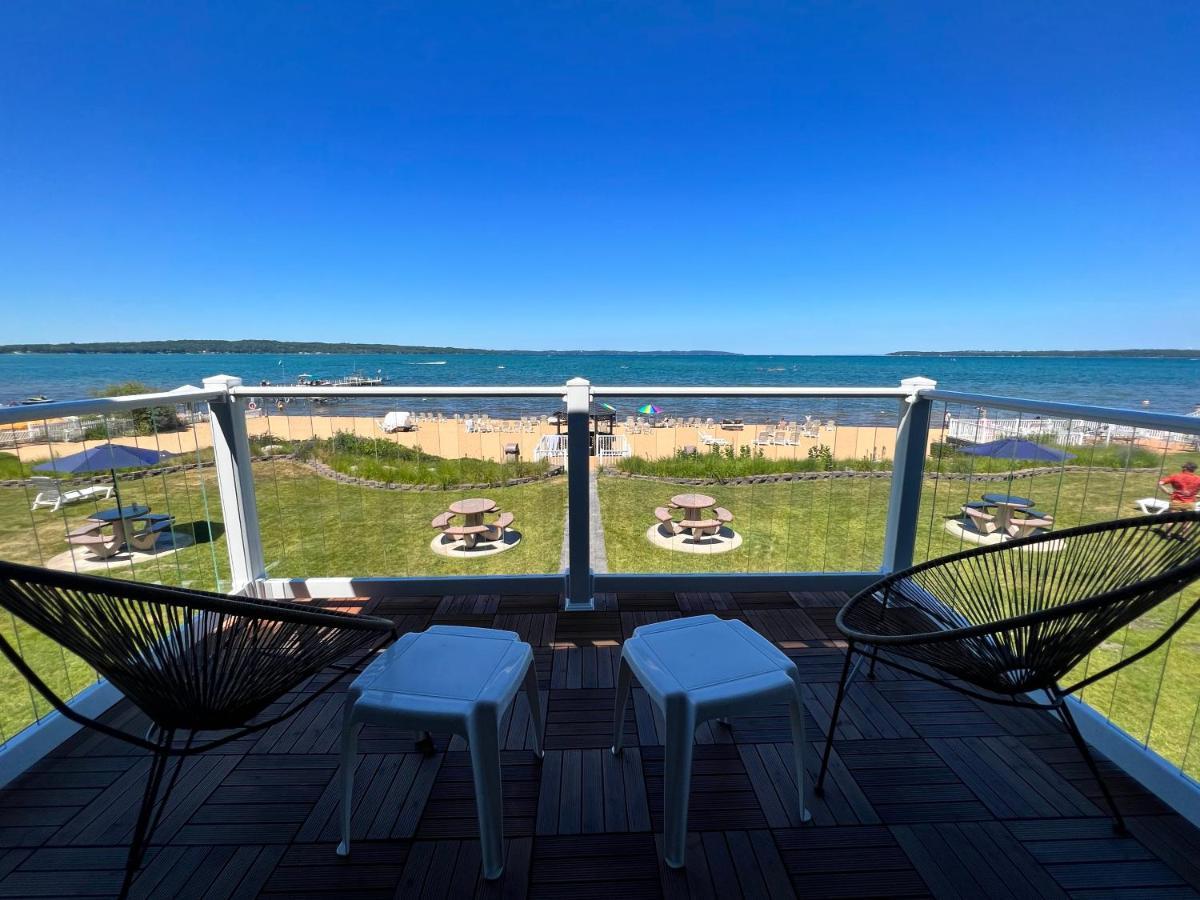 The Beach Haus - Traverse City Bagian luar foto